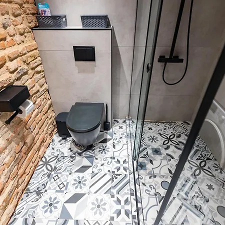 Апартамент Skyler 9 *