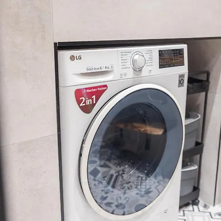 Апартамент Skyler 9